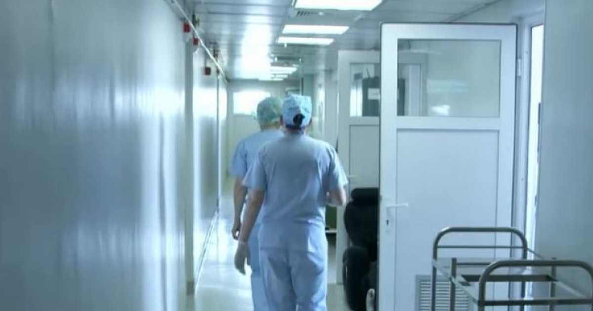 Ministrul Sănătăţii, Alexandru Rogobete, a cerut managerilor de spitale să raporteze cu stricteţe infecţiile nosocomiale, subliniind că transparenţa în identificarea şi gestionarea acestor infecţii nu trebuie considerată o ruşine sau o dovadă a slabei performanţe a unităților medicale