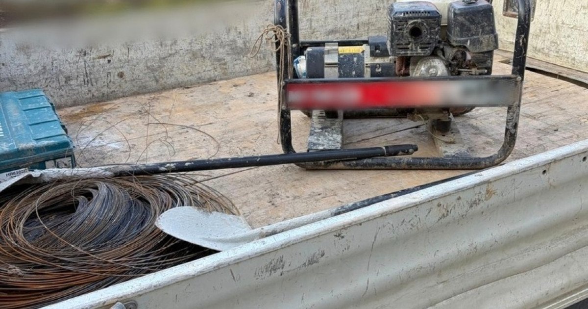 Un dosar penal pentru delapidare a fost deschis de polițiștii din județul Cluj, după ce în urma unor percheziții la o locație destinată cazării muncitorilor angajați în proiectul de reabilitare a liniei de cale ferată Cluj-Napoca – Oradea au fost descoperite bunuri suspecte a proveni din șantier