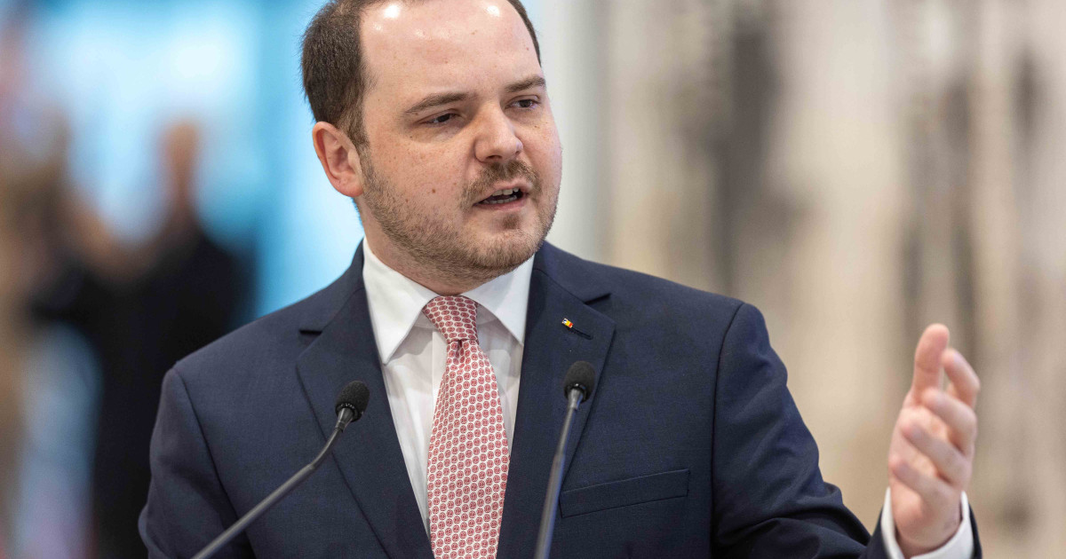 Ministrul Sănătății, Alexandru Rogobete, avertizează asupra impactului creșterii prețurilor la carburanți asupra serviciilor medicale de urgență, anunțând posibilitatea unei rectificări bugetare în următoarele două luni Marți, Ministrul Sănătății, Alexandru Rogobete, a tras un semnal de alarmă cu privire la creșterea accelerată a costurilor pentru combustibil, care afectează direct funcționarea serviciilor de urgență medicală din România