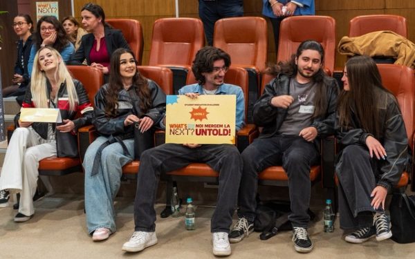 Reciclarea, vândută pe superstiții: Studenții FJSC București, la treabă