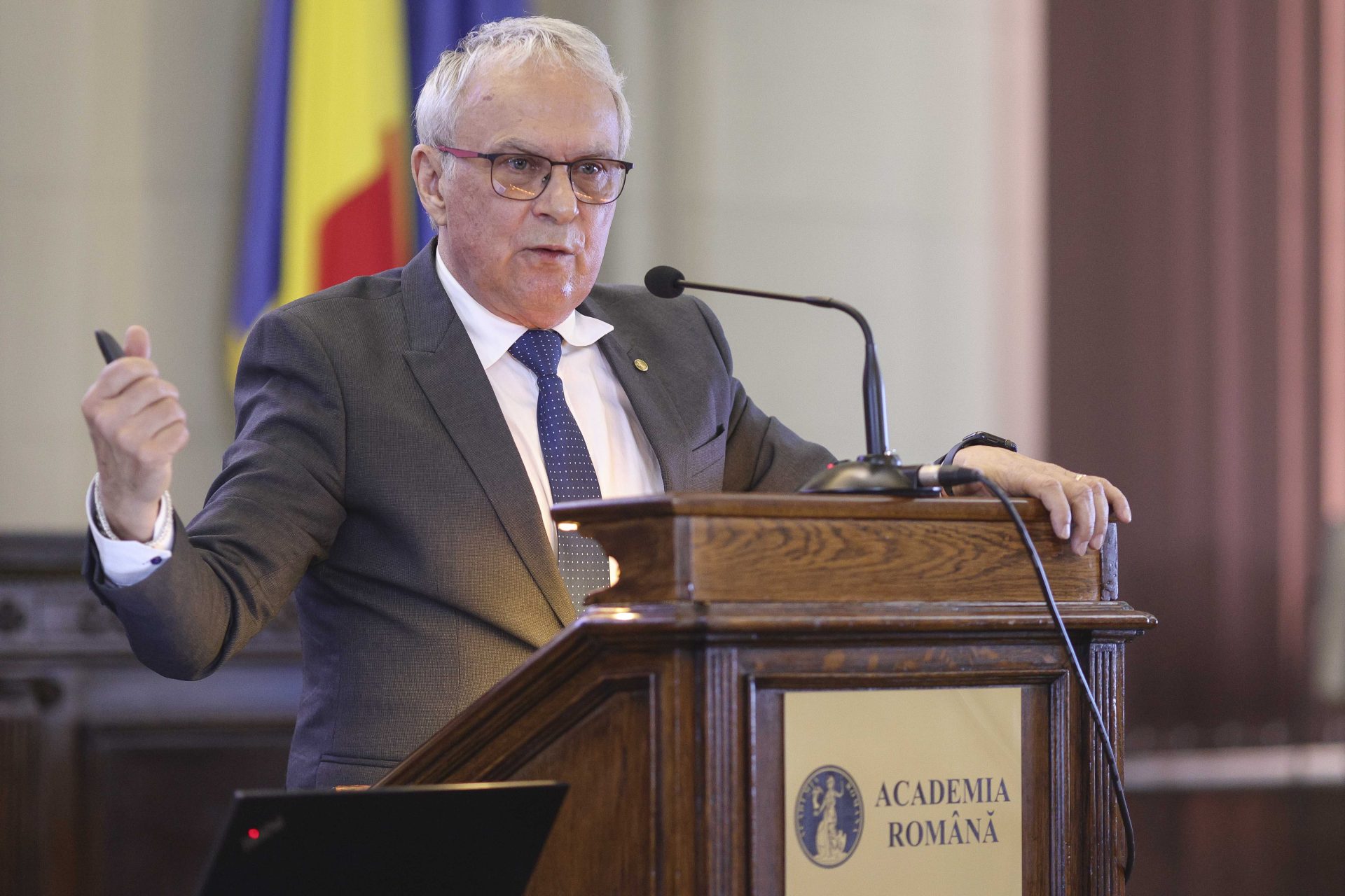 Marius Andruh, noul președinte al Academiei Române
