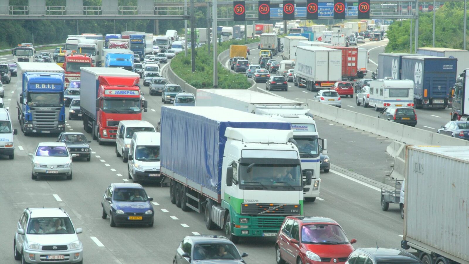 Noi reguli pentru șoferi: Ce se montează obligatoriu pe mașini, din iulie 2026?