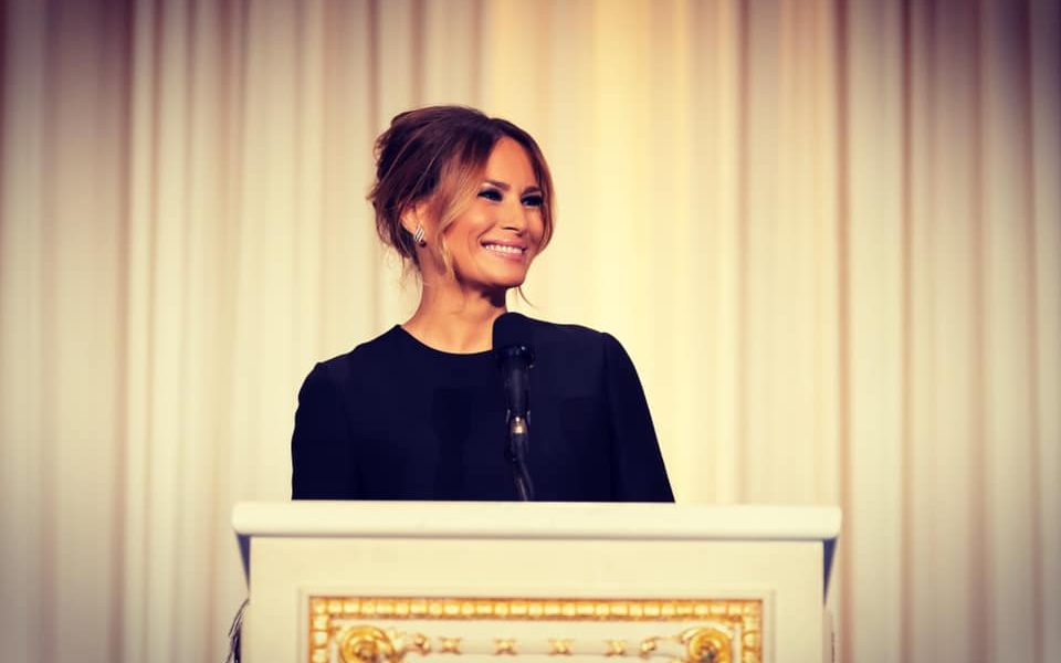 Melania Trump, prinsă-n vizorul lui Jimmy Kimmel: FOTO cu Epstein șochează