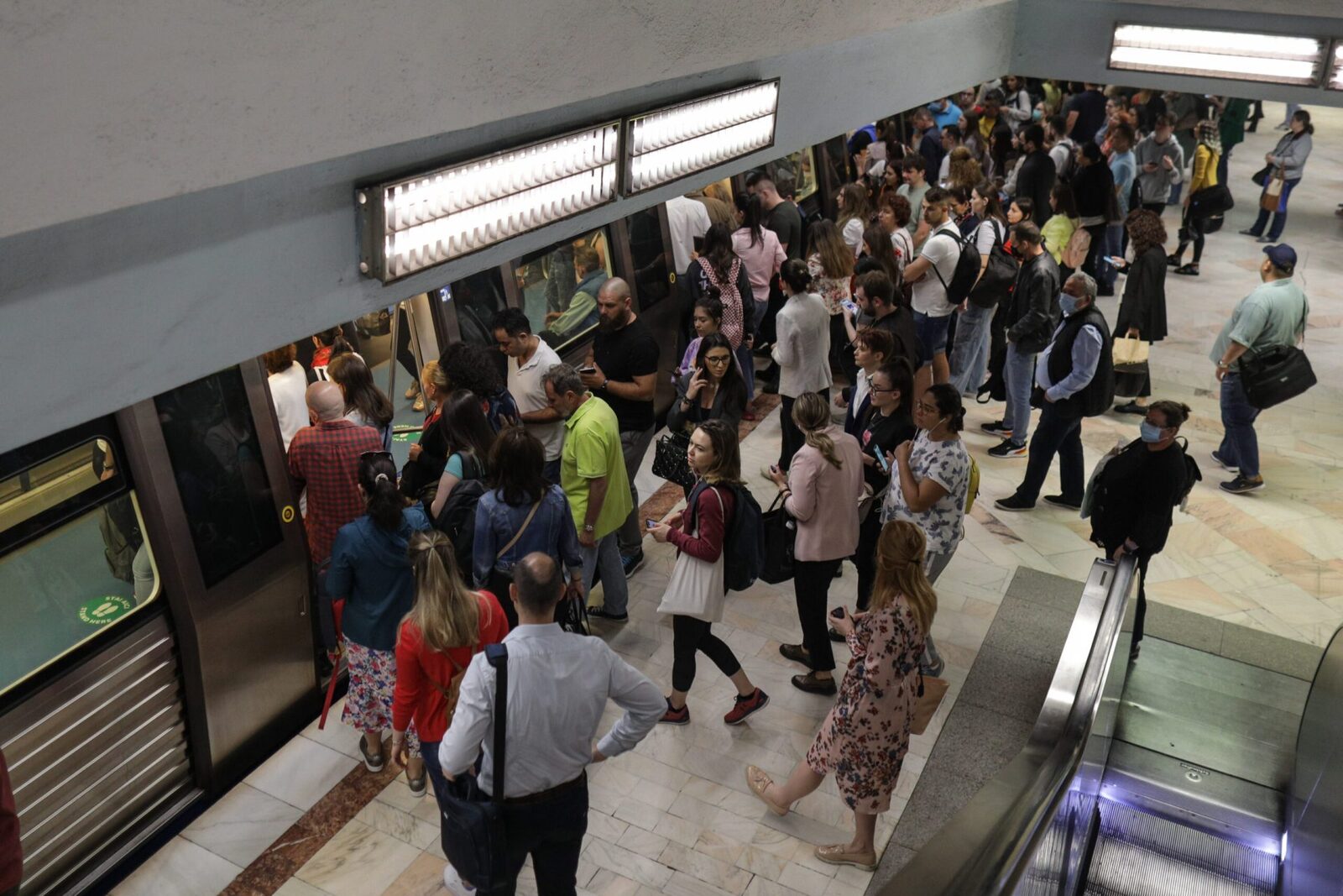 Petiție FURIOASĂ: Peste 11.000 de bucureșteni, revoltați de scumpirea metroului