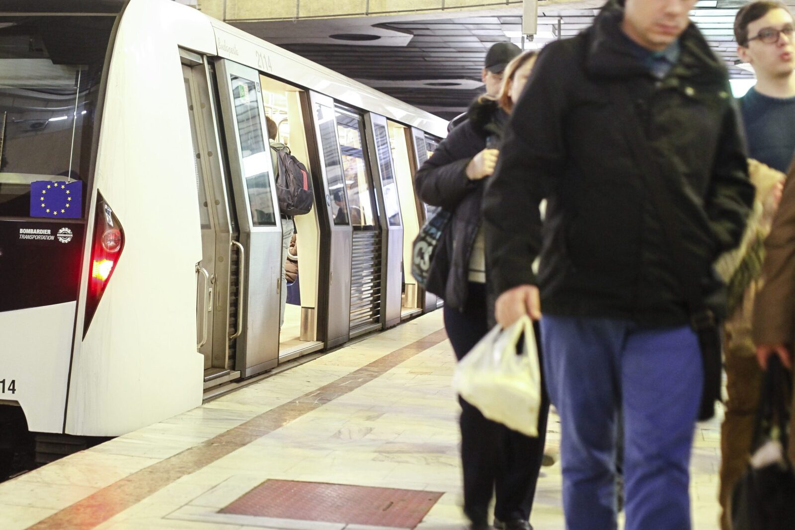 Fum dens într-un metrou pe Magistrala 2: Ce a provocat incidentul în București