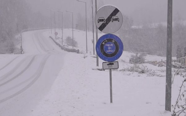 Drumarii lucrează frenetic pe Transalpina: Șoferii, avertizați pe sectorul Rânca – Obârșia Lotrului