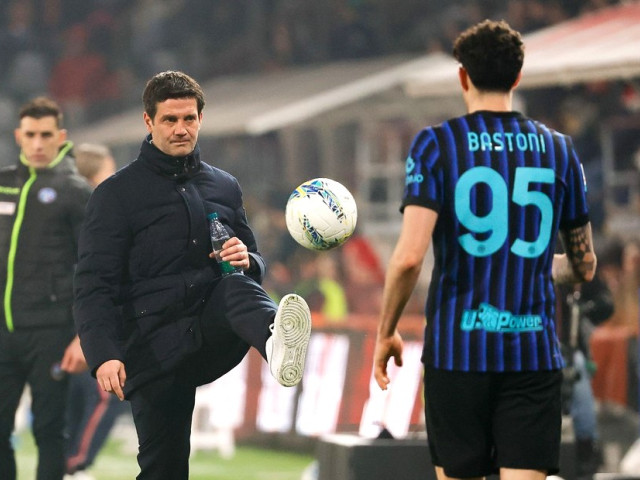 BARCELONA, cu ochii pe Alessandro Bastoni: Ofertă de 50 de milioane de euro respinsă de Inter Clubul FC Barcelona a făcut o ofertă de 50 de milioane de euro pentru fundașul italian Alessandro Bastoni, însă Inter Milano a refuzat propunerea