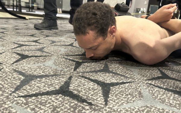 Cine e agresorul de la dineul cu președintele Donald Trump? Un mister!