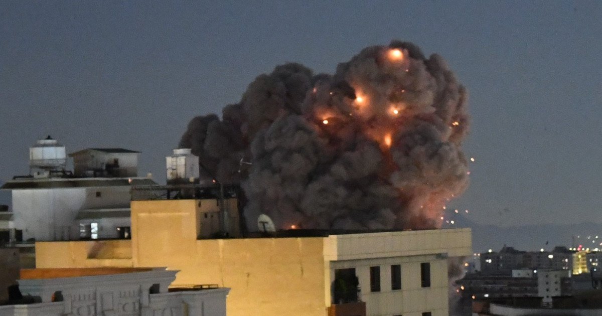 Iran și Statele Unite au primit un plan pentru încetarea ostilităților, propunere care ar putea intra în vigoare începând de luni și, de asemenea, ar putea duce la redeschiderea Strâmtorii Ormuz, unul dintre cele mai importante strâmtoruri comerciale ale lumii