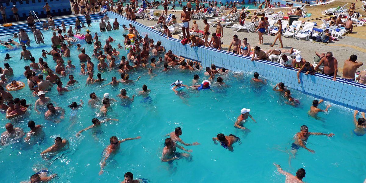 Guvernul pompează 410 milioane lei în bilete de tratament: Cine beneficiază?