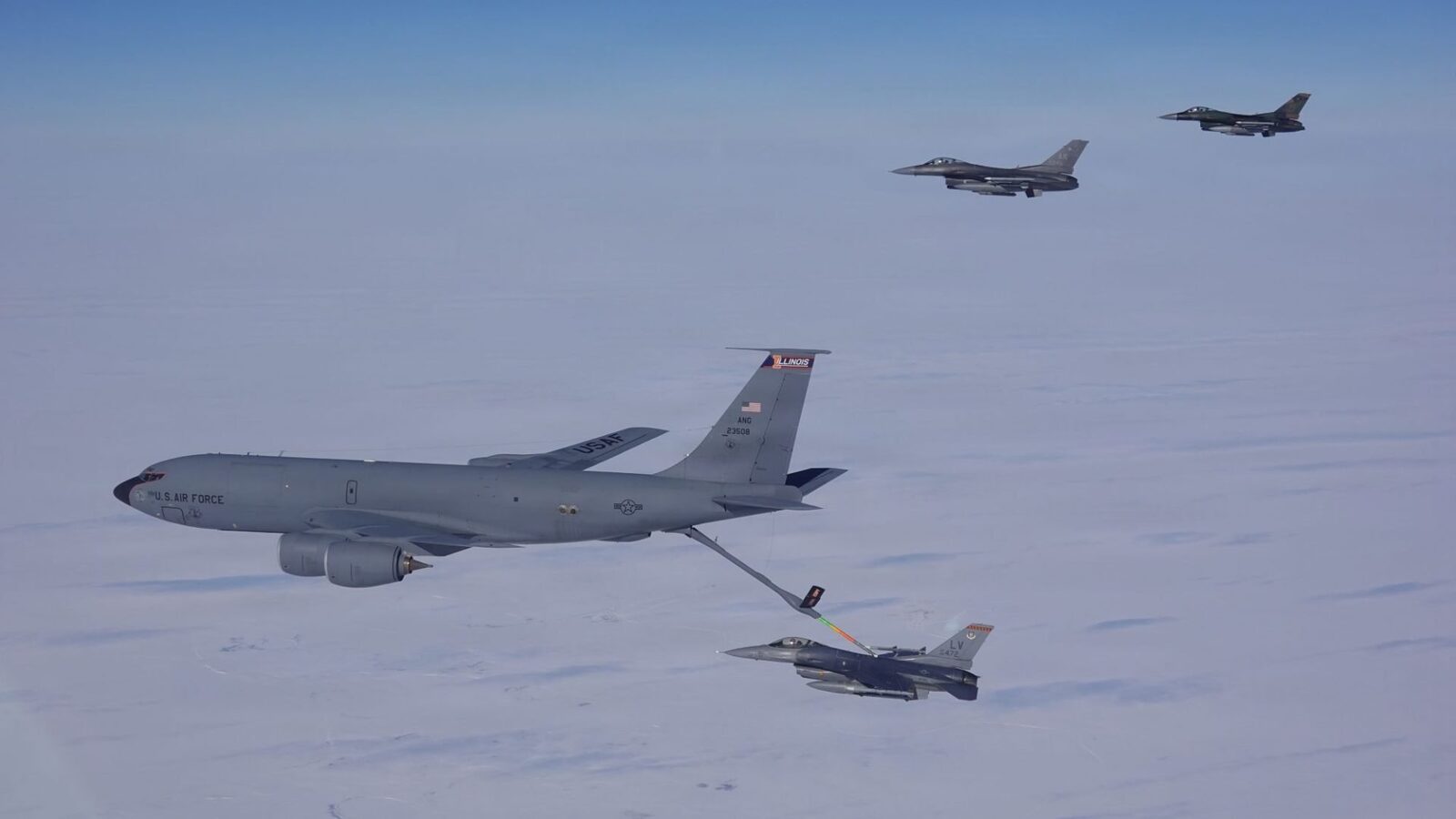 F-16 ale NORAD exersează apărarea aeriană de pe aerodromul din Alaska