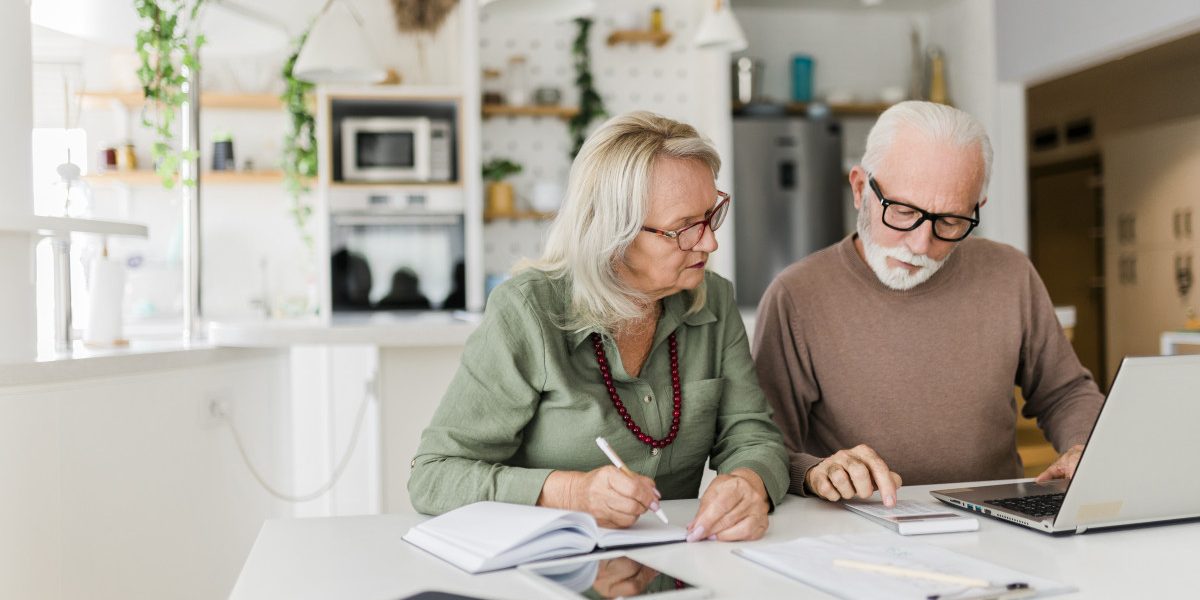 ASF schimbă regulile pentru Pilonul III: mai puține restricții la pensii, bani mai repede