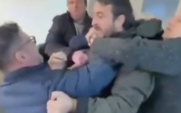 Bătaie la AUR: „Bă, borfaș? Mi-am dat viața pentru partid!”, scandal uriaș în sediu