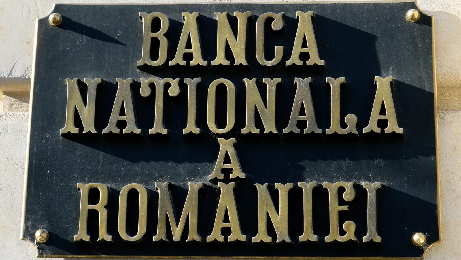 BNR sondează banii românilor: 12.000 de gospodării, la analiză amplă