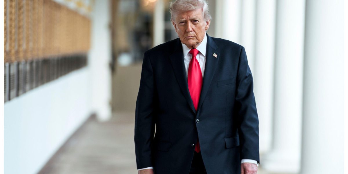 Trump, în fața unei decizii cruciale: escaladare sau negocieri, spun analiștii