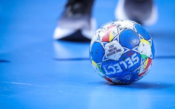 Rapid București, șoc la echipă: Antrenorul a fost demis