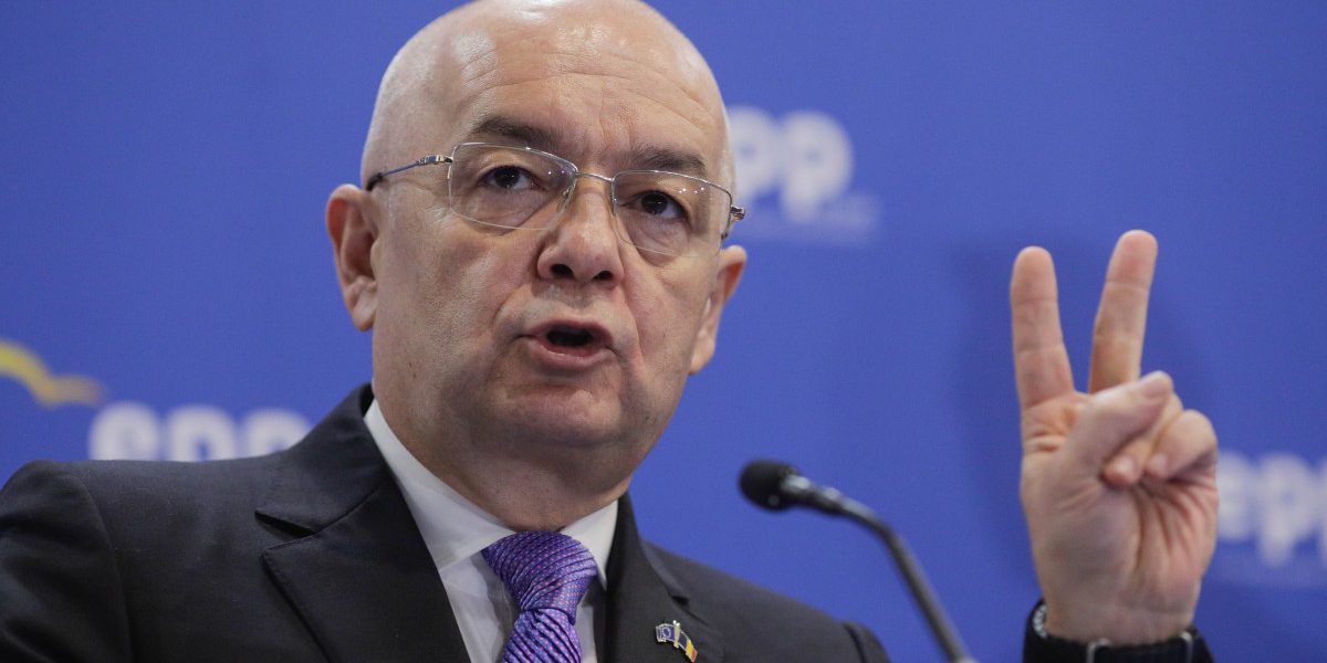 Boc, ultimatum pentru PSD și Opoziție: Cine vrea moțiune, să facă guvern!