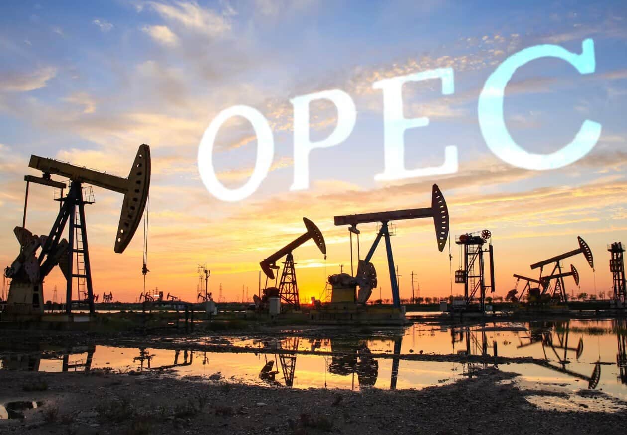 Membrii cartelului OPEC+ intenționează să-și mărească cotele de producție pentru luna mai, însă decizia are un caracter simbolic, având în vedere dificultățile cauzate de conflictul din Orientul Mijlociu, care restrânge în continuare capacitatea de livrare a unora dintre cei mai importanți membri