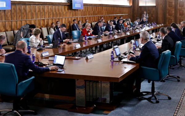 Bolojan, despre ședința de guvern: Purtătoare de cuvânt, cu replica „Absolut cordială”