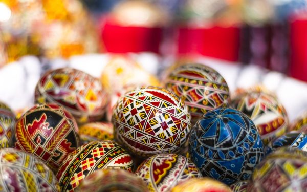 Mesaje de Paşte 2026: Urări calde pentru cei dragi, din România și Europa