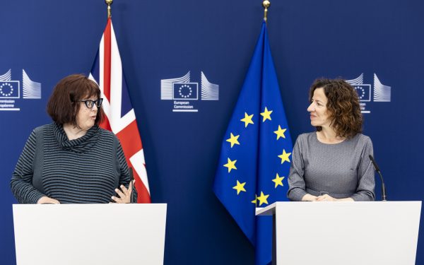 UE și UK deschid ușa pentru reîntoarcerea Marii Britanii în Erasmus+, din 2027
