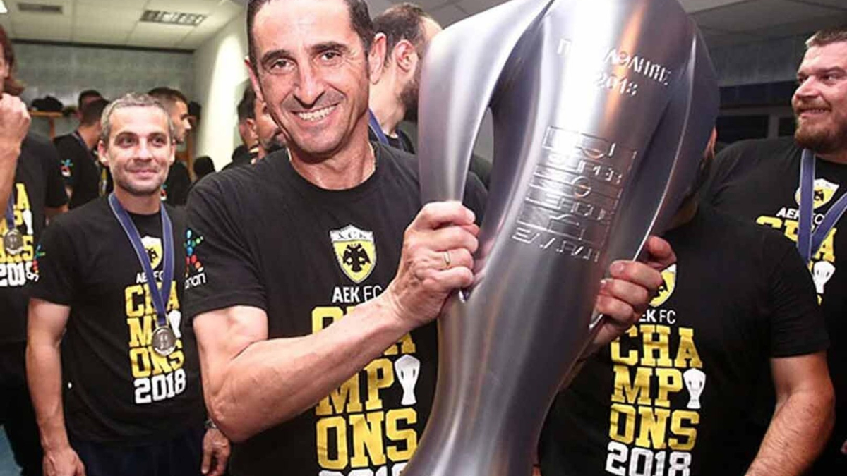 Antrenorul Manolo Jimenez, fostă figură a fotbalului elen, avertizează Rayo Vallecano despre meciul cu AEK Atena Rayo Vallecano va avea o misiune dificilă în fața echipei AEK Atena, avertizează Manolo Jimenez, fost antrenor cu o vastă experiență în fotbalul grecesc