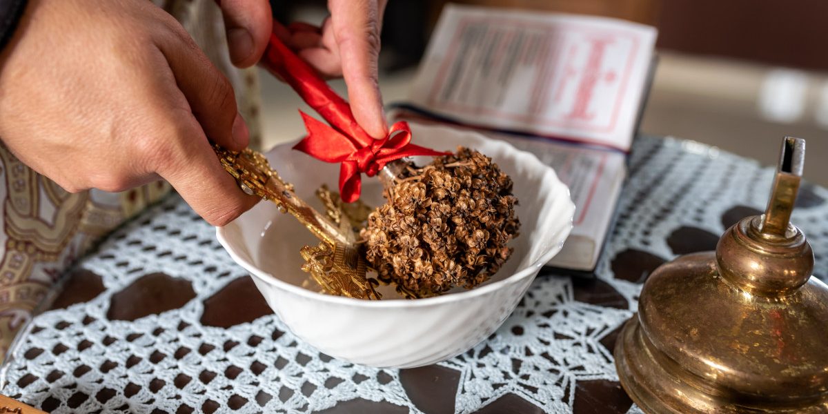 Izvorul Tămăduirii 2026: Ce faci cu Agheasma Mică? Preotul explică