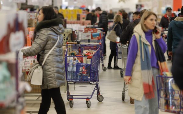 Programul magazinelor de Paște 2026: Când se închid supermarketurile. Singura șansă: Duminica, 12 aprilie