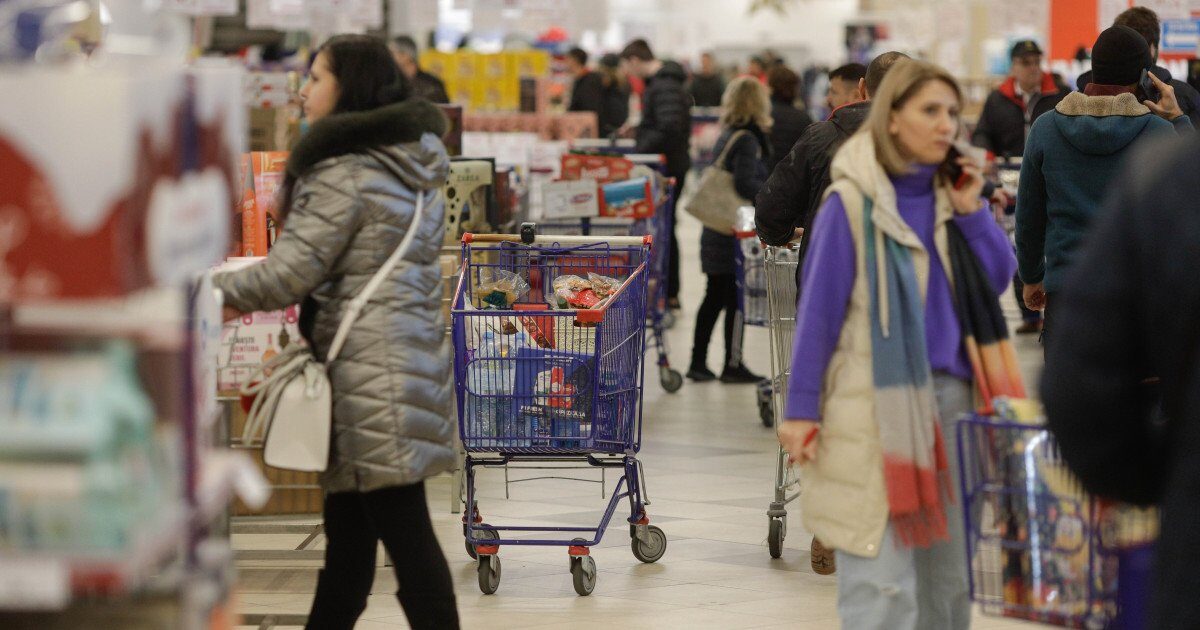 Programul magazinelor de Paște 2026: Când se închid supermarketurile. Singura șansă: Duminica, 12 aprilie