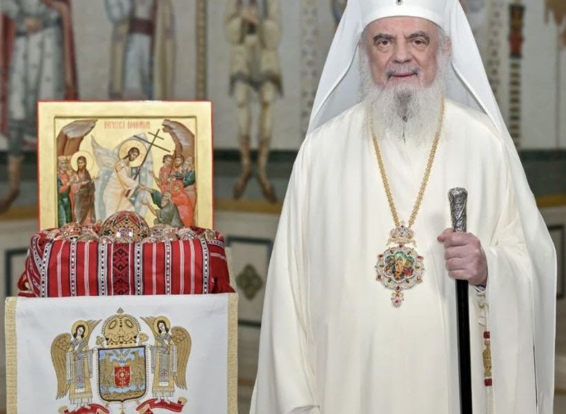 Paște: Patriarhul Daniel cheamă la pace, iubire și fapte bune, acasă și-n lume