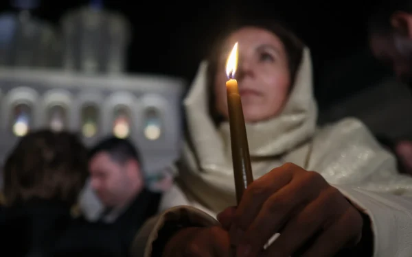 Paște: Ce trebuie să facă românii credincioși în noaptea de Înviere și-n prima zi