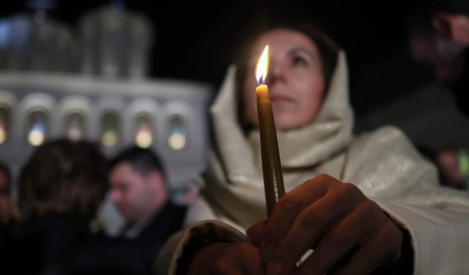 Paște: Ce trebuie să facă românii credincioși în noaptea de Înviere și-n prima zi