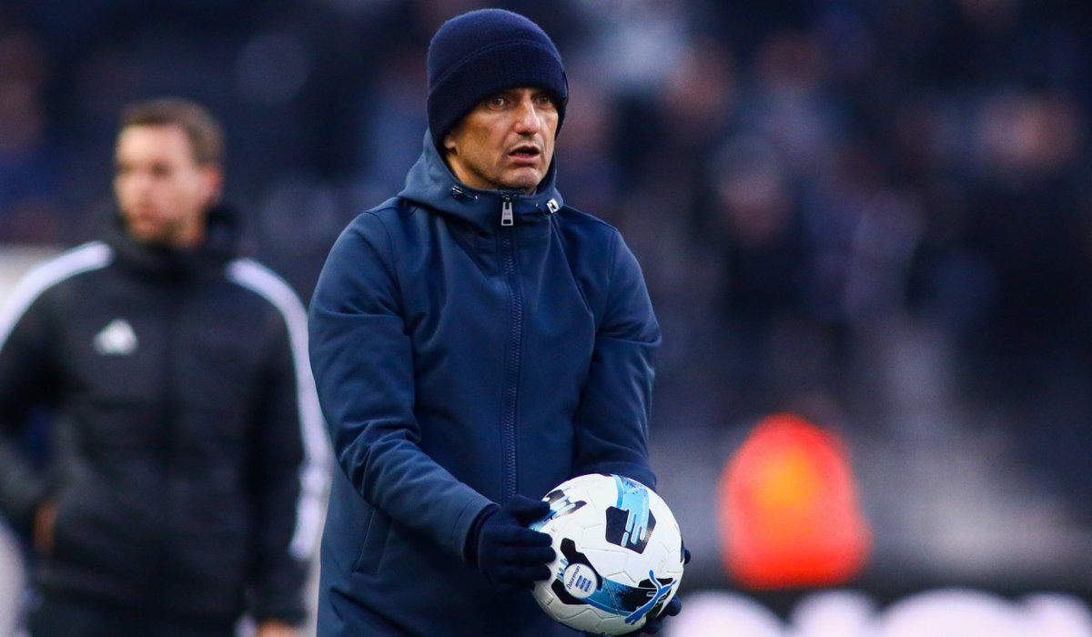 Răzvan Lucescu, antrenorul echipei PAOK Salonic, a fost surprins în atenția presei în ciuda unor momente extrem de dificile din familie