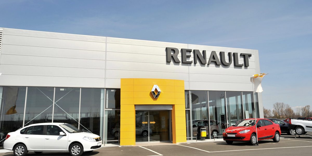 Renault dă afară 2.400 de angajați: Planurile de luptă cu mărcile chineze