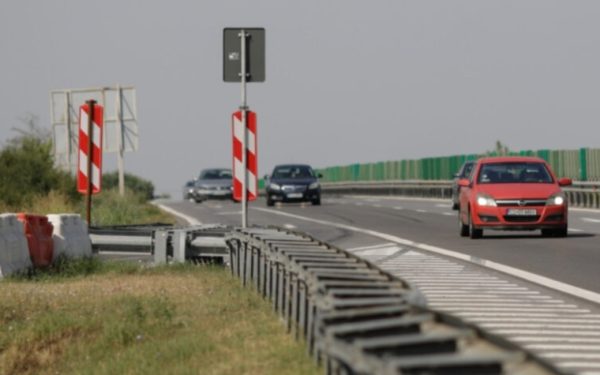 Restricții pentru TIR-uri pe A2, DN7 și DN39: Circulația, ÎNGREUNATĂ joi și vineri