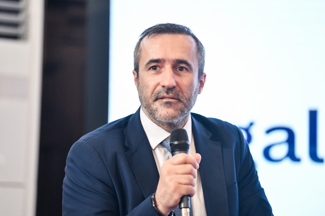 Patronatul Importatorilor de Forță de Muncă (PIFM) critică dur noua Ordonanță de Urgență privind angajarea lucrătorilor străini, afirmând că proiectul, în forma actuală, riscă să ducă la falimentarea companiilor