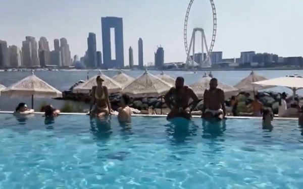 Paradisul turistic, lovit crunt de război: cazări triplate la minus