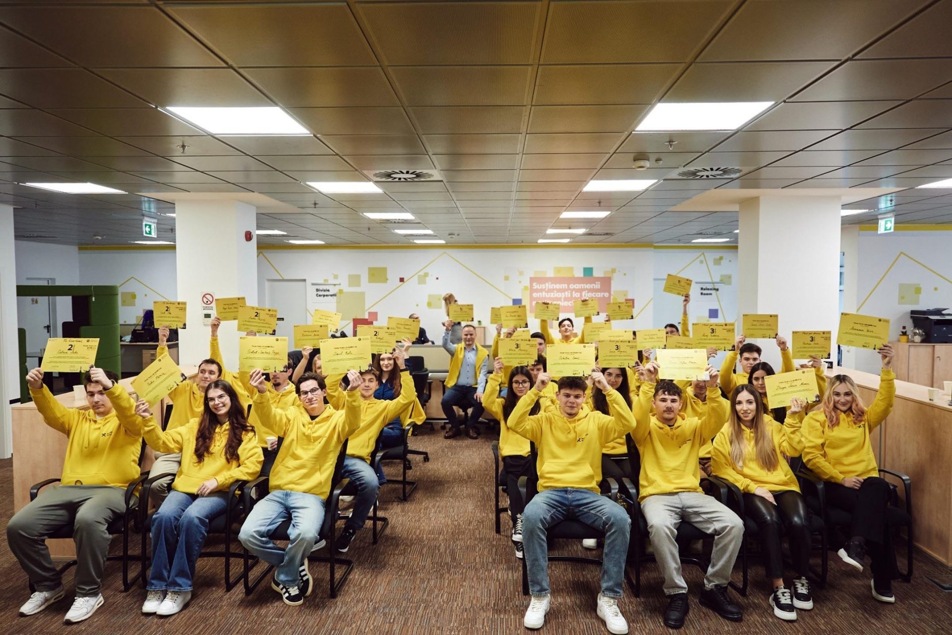 Raiffeisen Bank și studenții UBB Cluj-Napoca, un parteneriat de succes în domeniul tehnologiei Raiffeisen Bank și Facultatea de Matematică și Informatică a Universității Babeș–Bolyai (UBB) din Cluj-Napoca au încheiat cea de-a treia ediție a programului de mentorat Think Tank Lab