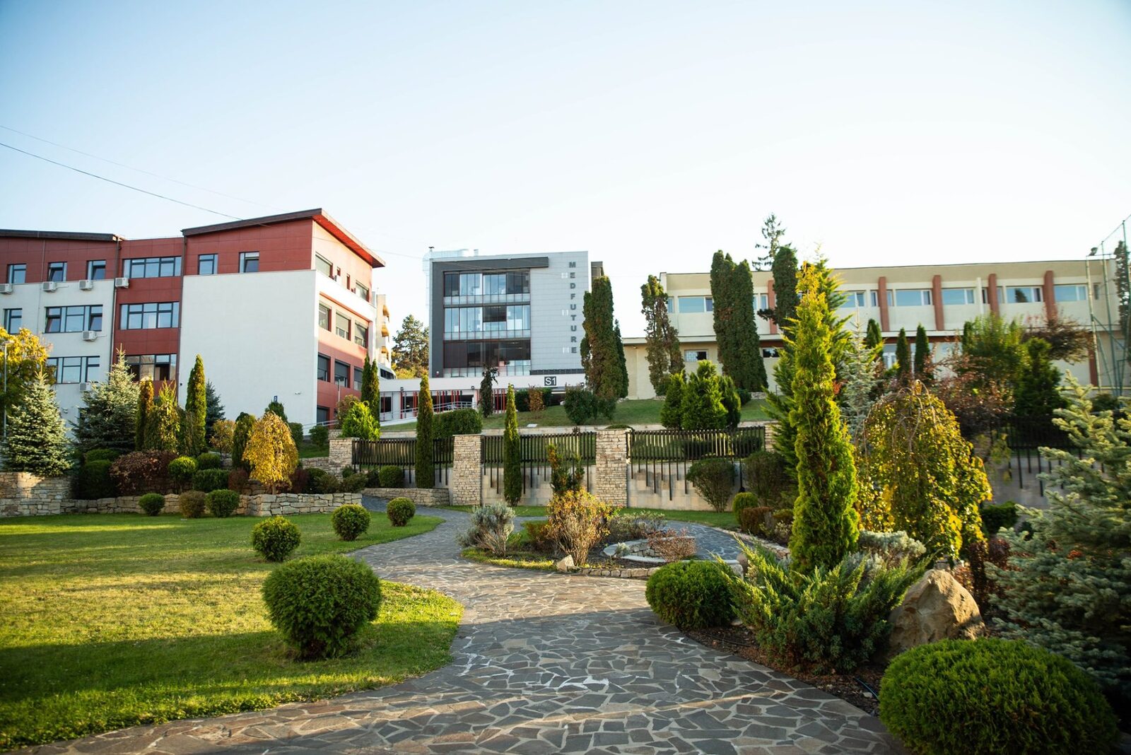 UMF Cluj depășește UBB în SCImago 2026: Locul 2 pentru România!