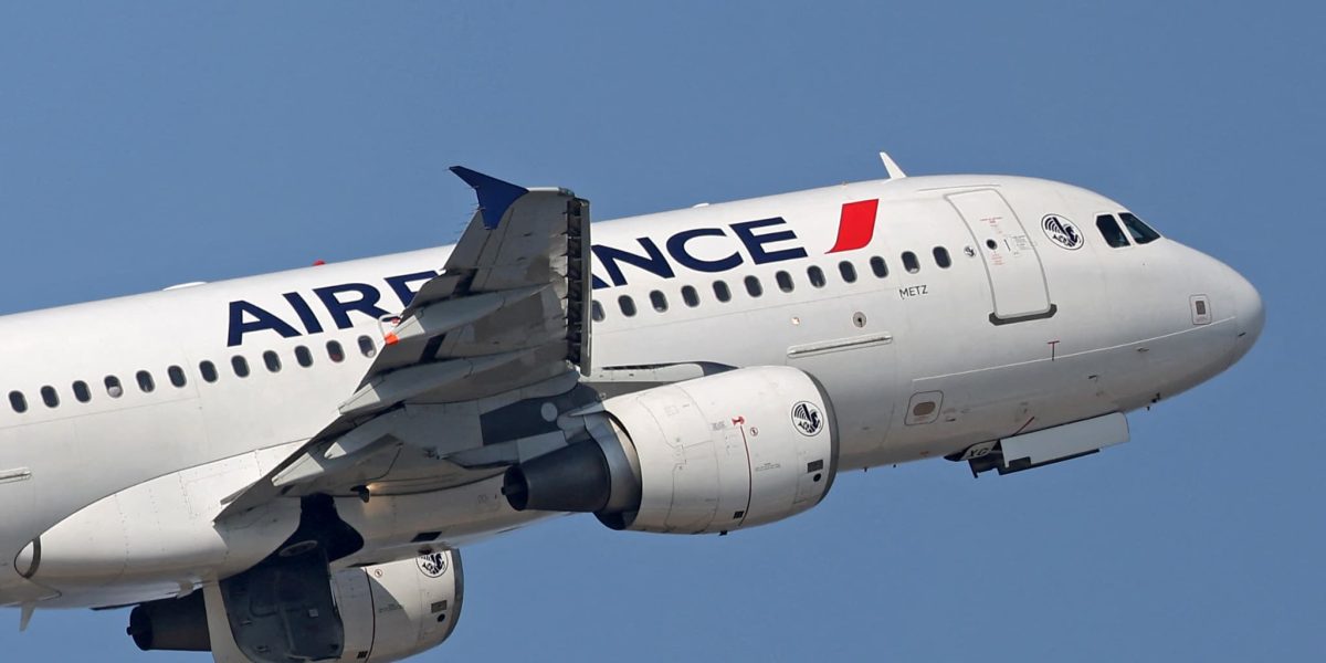 Air France, scumpiri de 50 de euro la biletele de avion din cauza prețului kerosenului