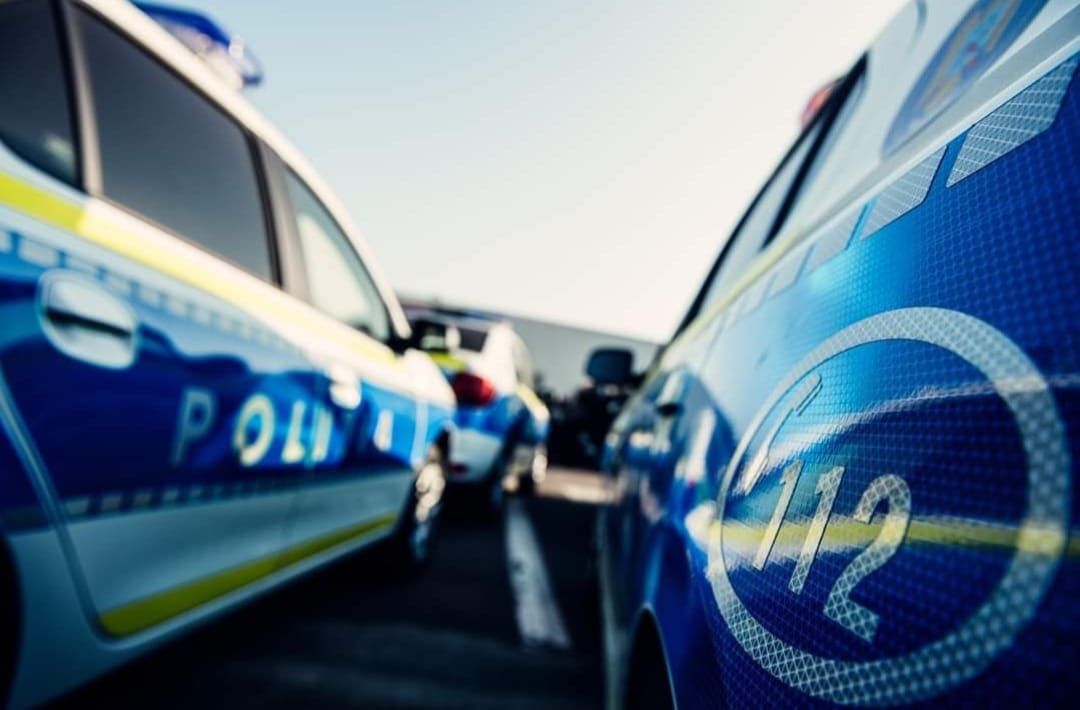 Sâmbătă seară, pe DN 1D, în zona în care s-a produs un accident cu o cisternă încărcată cu aproximativ 30.000 de litri de GPL, a fost adusă o altă autocisternă pentru operarea transvazării încărcăturii