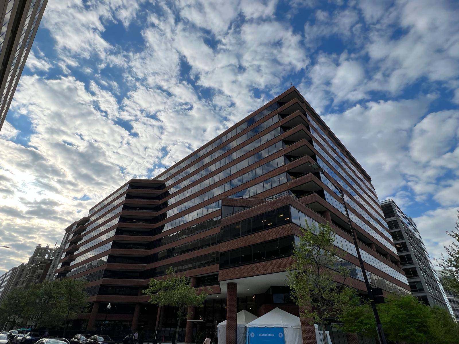 Banca Mondială a redus drastic estimările de creștere economică pentru România, prognozând o avansare de doar 0,5% în acest an Economia românească se confruntă cu noi provocări, iar previziunile experților internaționali se ajustează în consecință