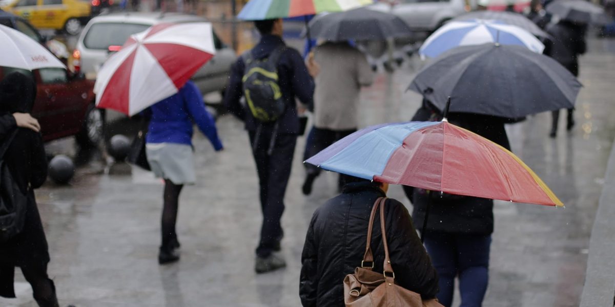 METEO: Vreme capricioasă în România – ploi, lapoviță și vânt puternic