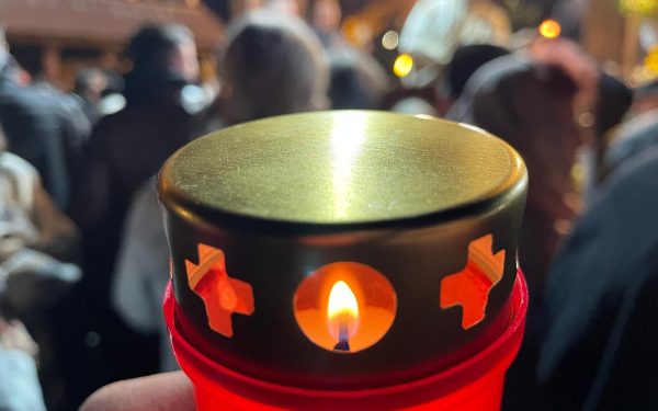 Învierea, Între Slujbă și Drujbă: Reportaj Din Biserica de Lângă Pădurea Mutilată