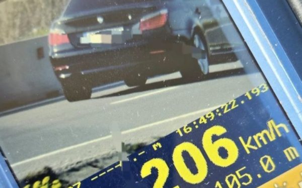 Șoferul-rachetă: 206 km/h pe DN! Poliția: Șoselele, piste de decolare?