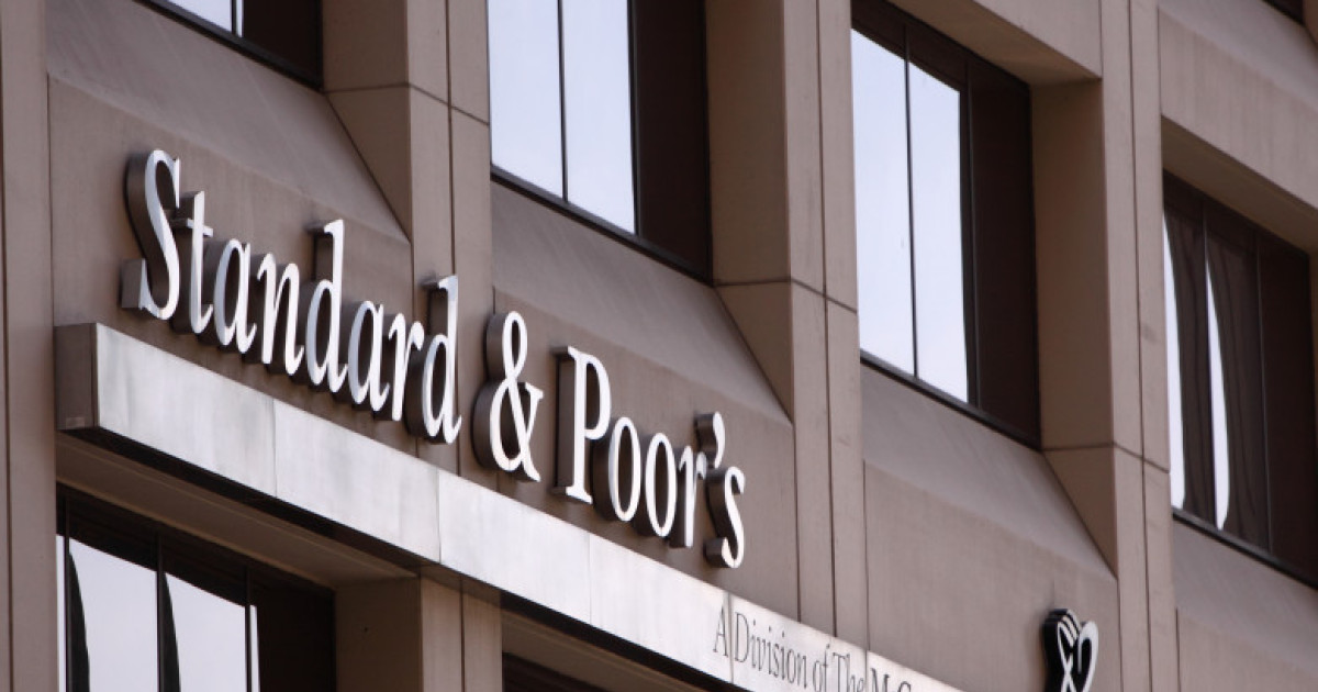 S & P Global Ratings a confirmat, vineri, ratingurile de credit suveran ale României la nivelul BBB-/A-3, menținând, totodată, o perspectivă negativă pentru evoluția economiei naționale