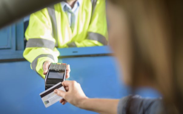 Roviniete blocate: CNAIR, probleme majore. Cum evită șoferii amenzi după pana de 5 ore