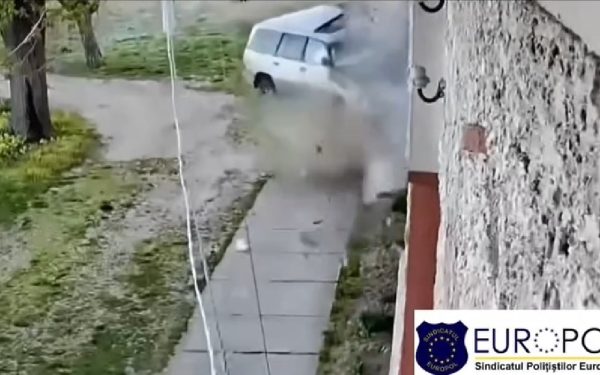 Accident TERIBIL în Caraș-Severin: Șofer mort, familie DEVASTATĂ la spital