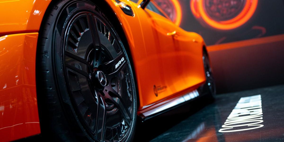 Mercedes AMG GT, fără plată la benzinărie: România, țară de jafuri saptămânale