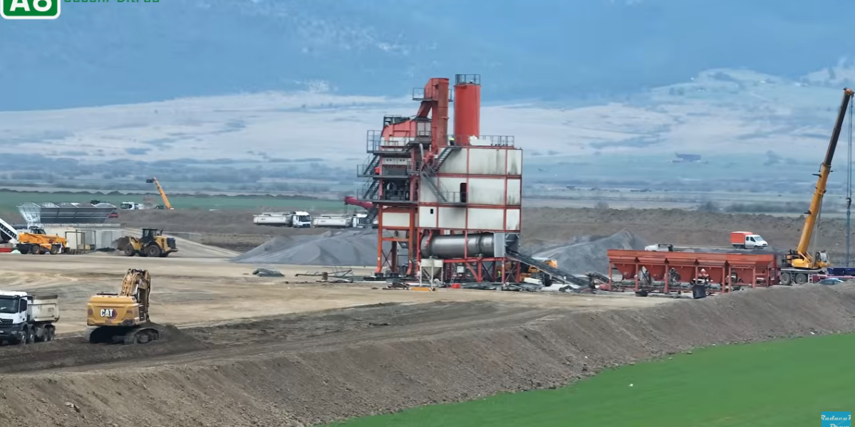 A8: Imagini din șantierul celui mai nou constructor român de autostrăzi